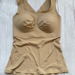 Smoothing Camisole
Evelyn & Bobbie